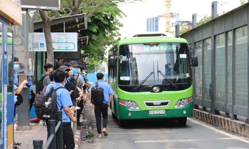 HCM City mulls free bus services to ease congestion, boost green mobility